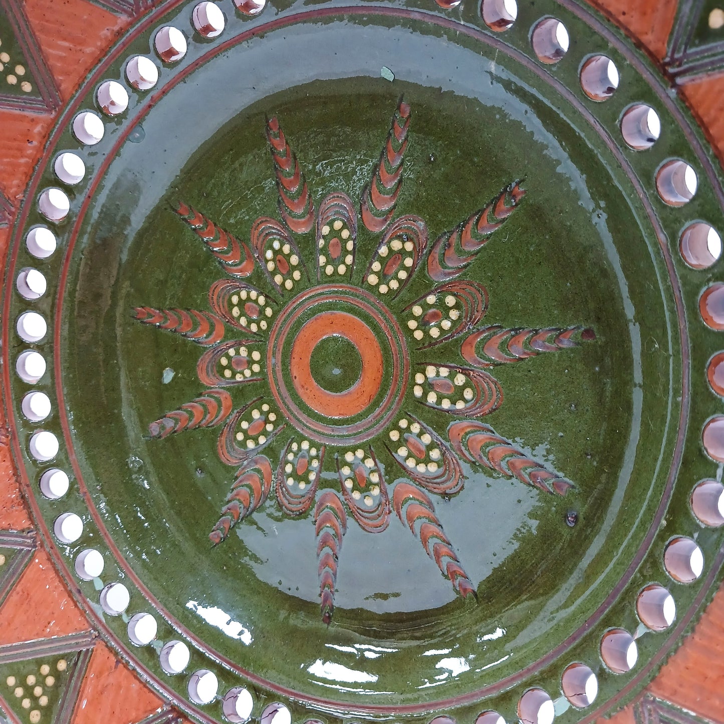 Farfurie din ceramică