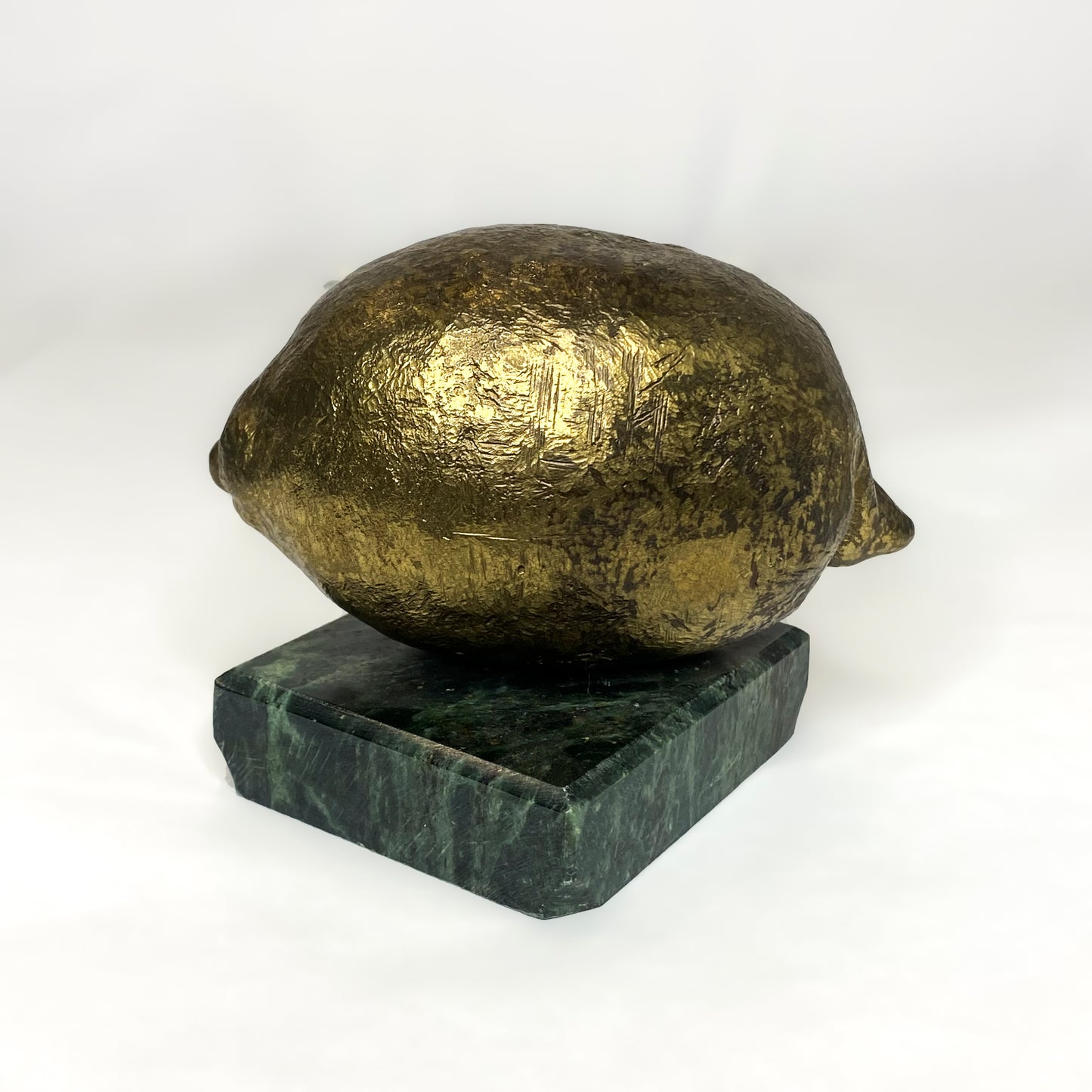 Figură din bronz