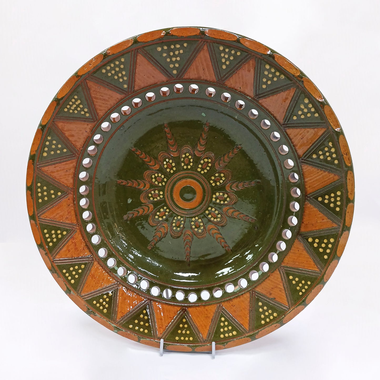 Farfurie din ceramică